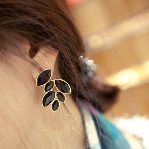 black-earrings