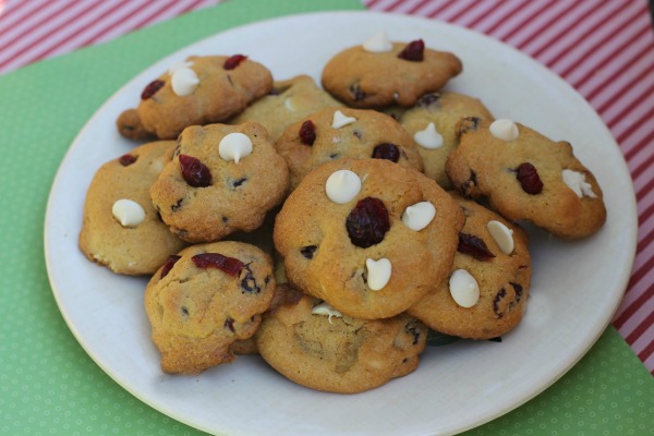 white choc cranberry cookies horizontal