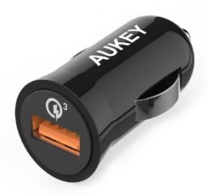 aukey-car-charger-with-quick-charge-3